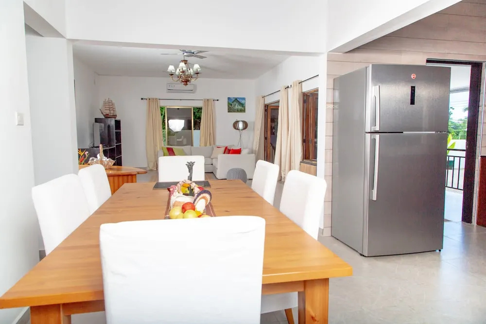 2-bed Apt, Sleeps 5, Near Beau Vallon Beach