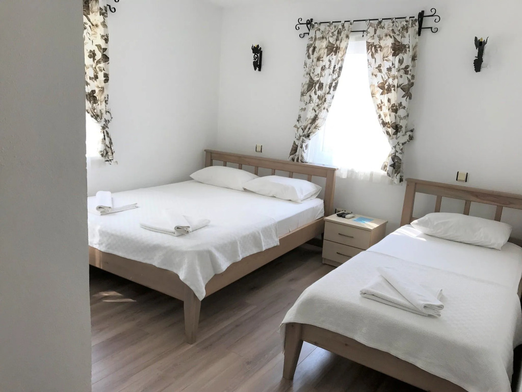 Ada Hotel