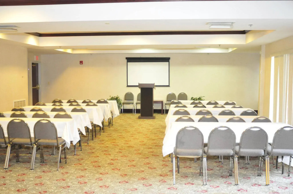 Comfort Suites Newark - Harrison