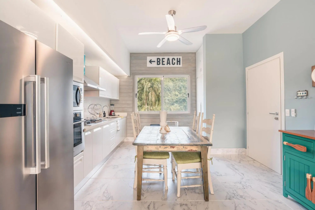 Playa Bonita Lavish Apartment at Lake View 42B