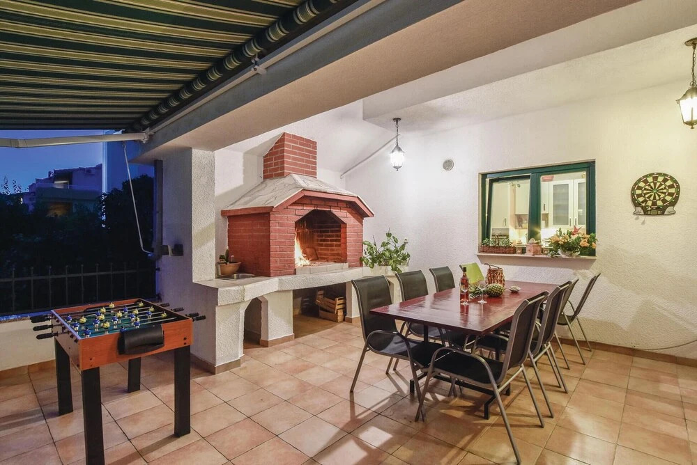 Amazing Home in Stobrec With Wifi and 4 Bedrooms