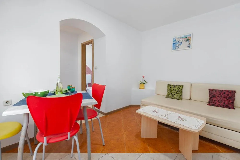 Apartment Luka 1