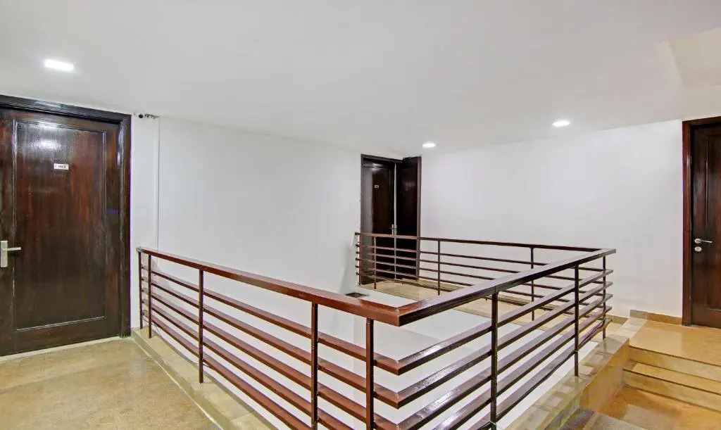 Treebo Trend AR Residency Sector 45