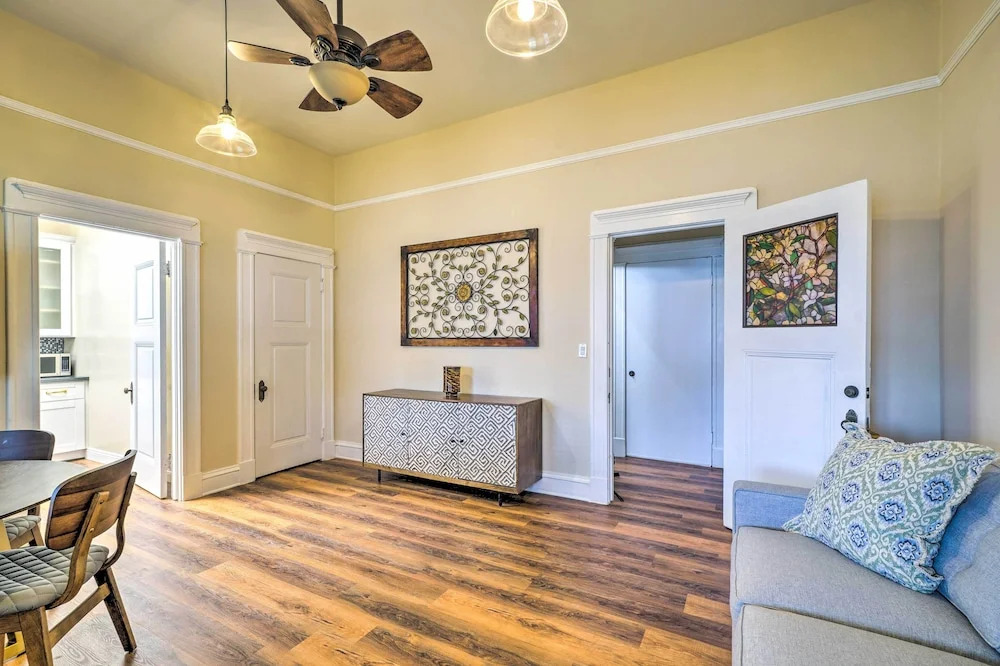 Cozy Carpinteria Apartment: Walkable Location