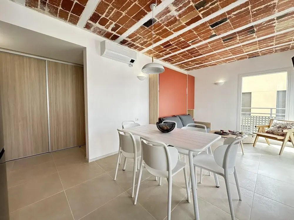 Arago 271 in Roses With 2 Bedrooms and 2 Bathrooms
