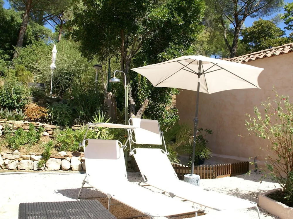 Charming Villa in Cavalaire-sur-mer With Pool
