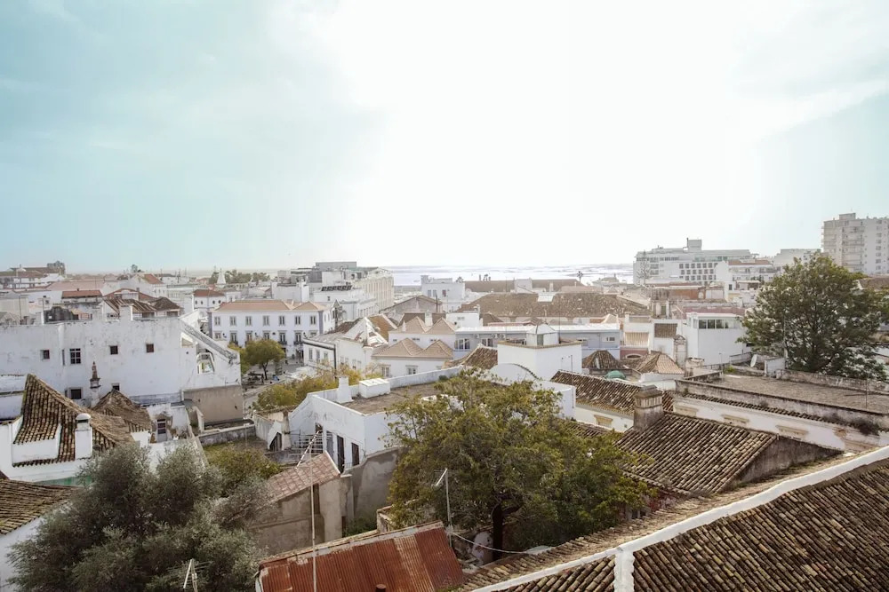 Bluesky in Faro With 1 Bedrooms and 1 Bathrooms