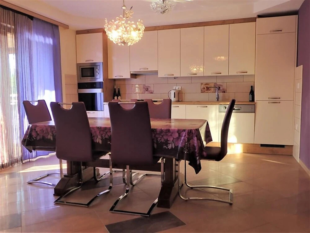Lovely 3 Bedroom Holiday Home With Nice Covered Terrace, Near the Sea