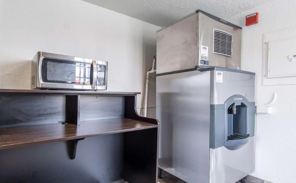 Motel 6-Buena Park, CA - Knotts Berry Farm - Disneyland
