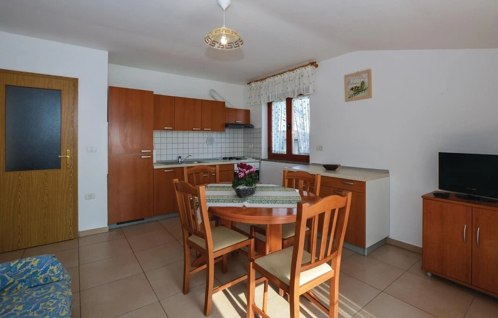 Amazing Home in Portoroz With Wifi and 2 Bedrooms