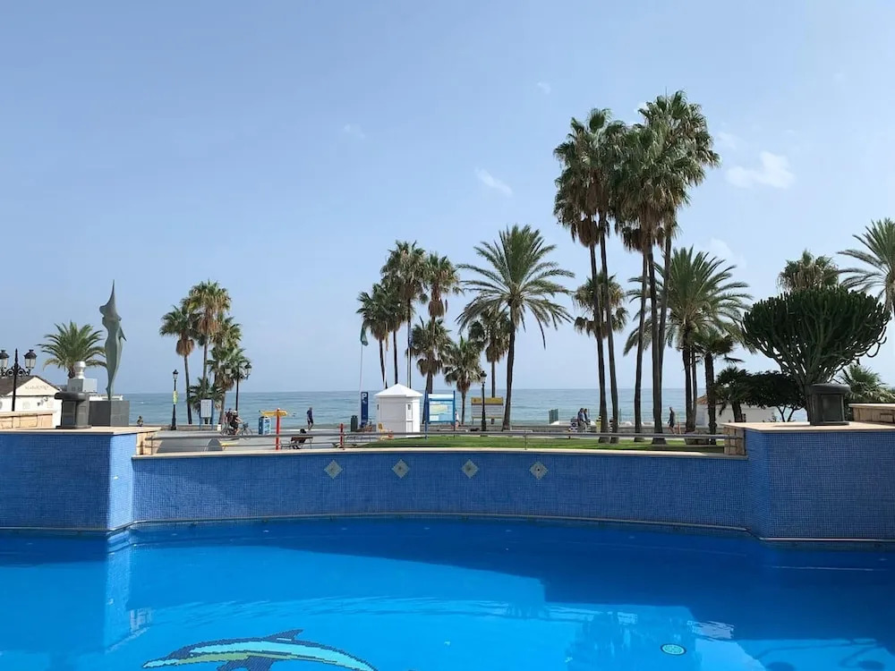 Apartment with 2 Bedrooms in San Pedro Alcántara, with Wonderful City View, Pool Access, Furnished Terrace - 300 M From the Beach
