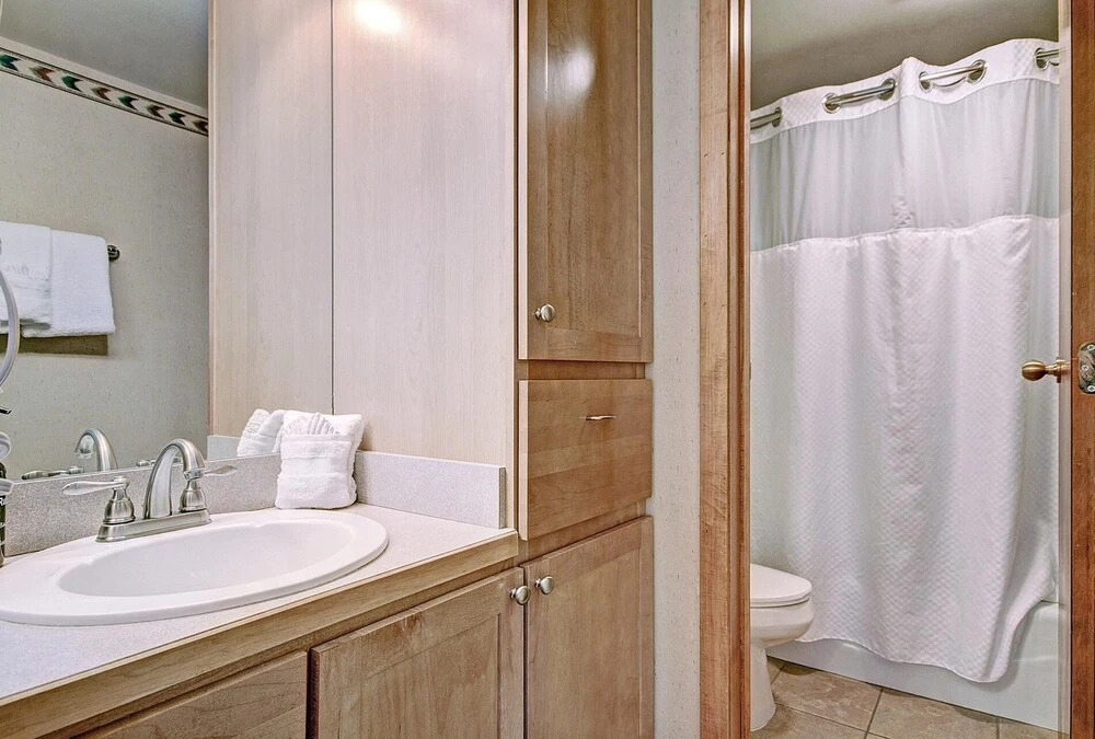 Roomy Condo with Great Amenities - VS438 by RedAwning