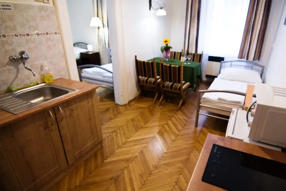 Happy Apartments for Friends
