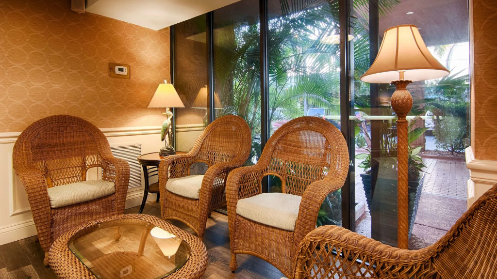 Spark by Hilton Sarasota Siesta Key Gateway