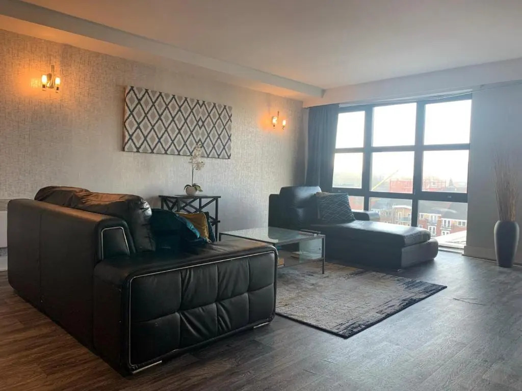 Luxury 9ine Bull Ring Apartment, Stunning city view, Free Parking, Amazing Fireplace
