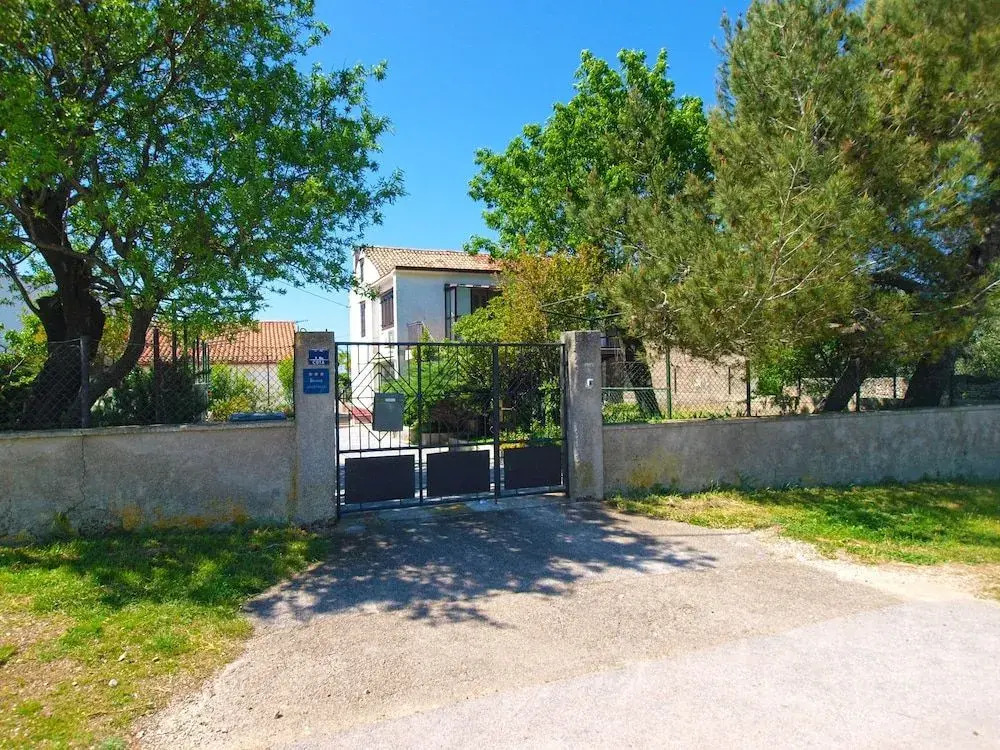 Apartment 1582