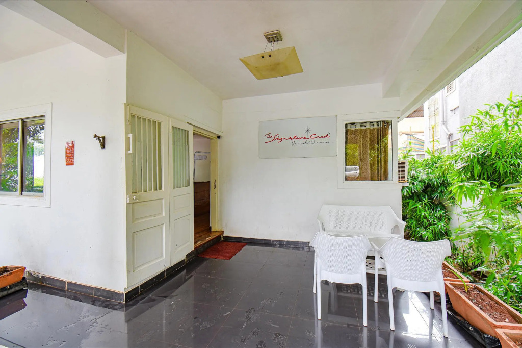 Fabhotel Silver Nest