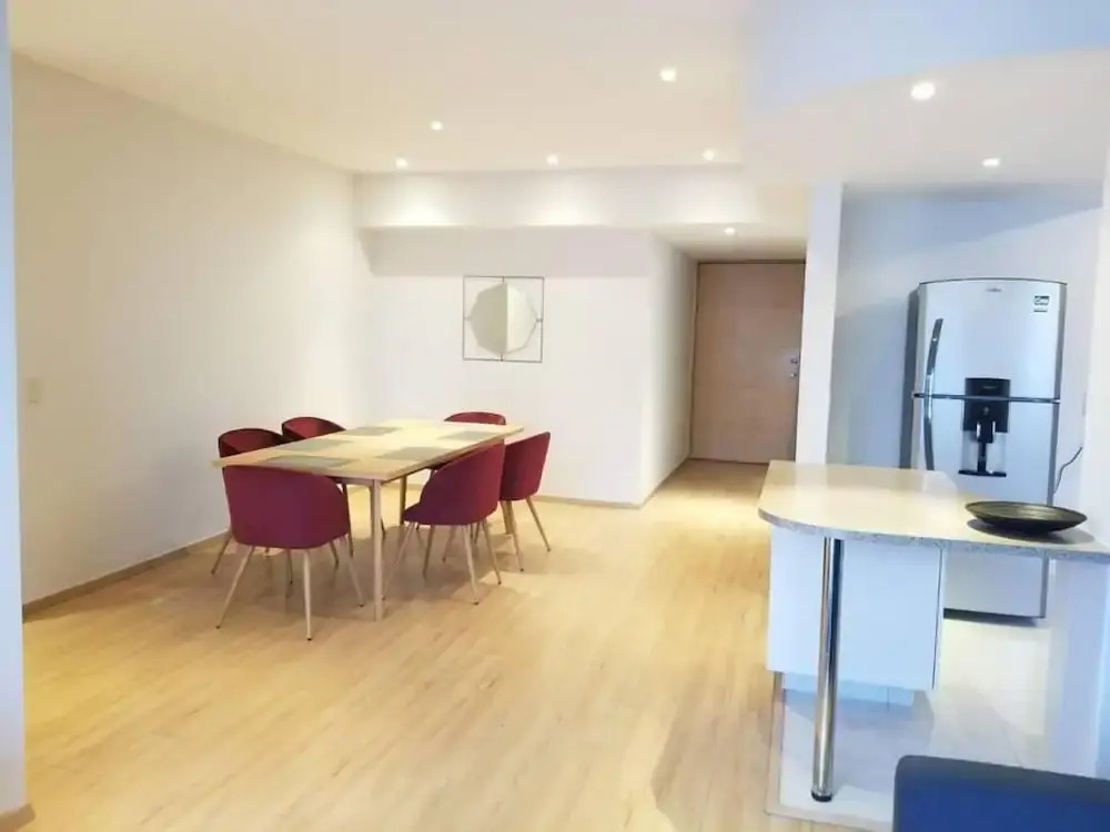 Amazing City Views in Big Apartment With Amenities