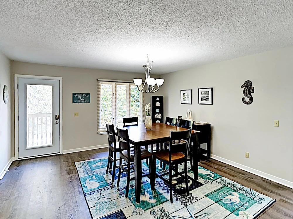 Secluded W/ Hot Tub, Under A Mile To Beach 3 Bedroom Home