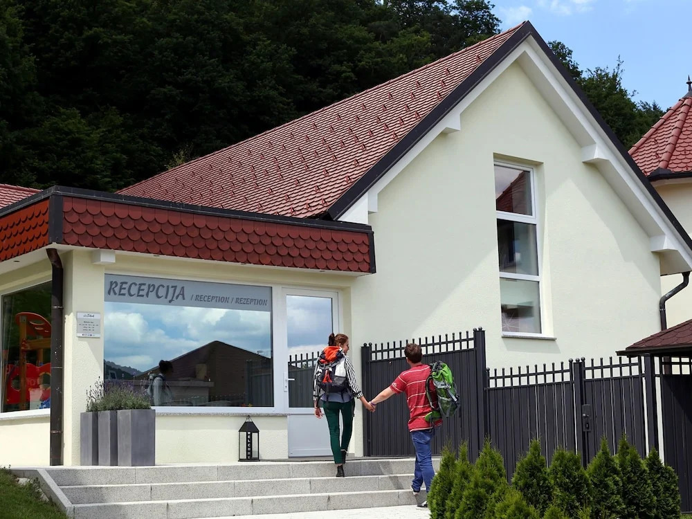 Apartments Beeland Skok