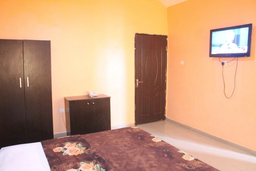 Peak Pleasure Hotel