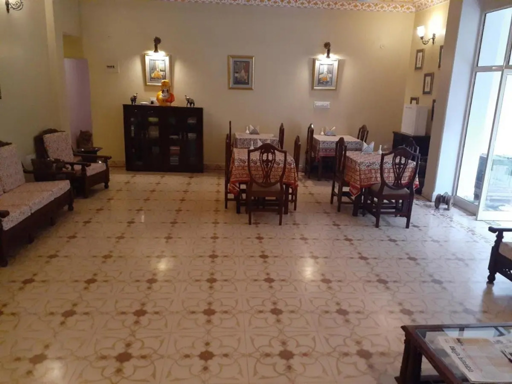 Anuraag Villa