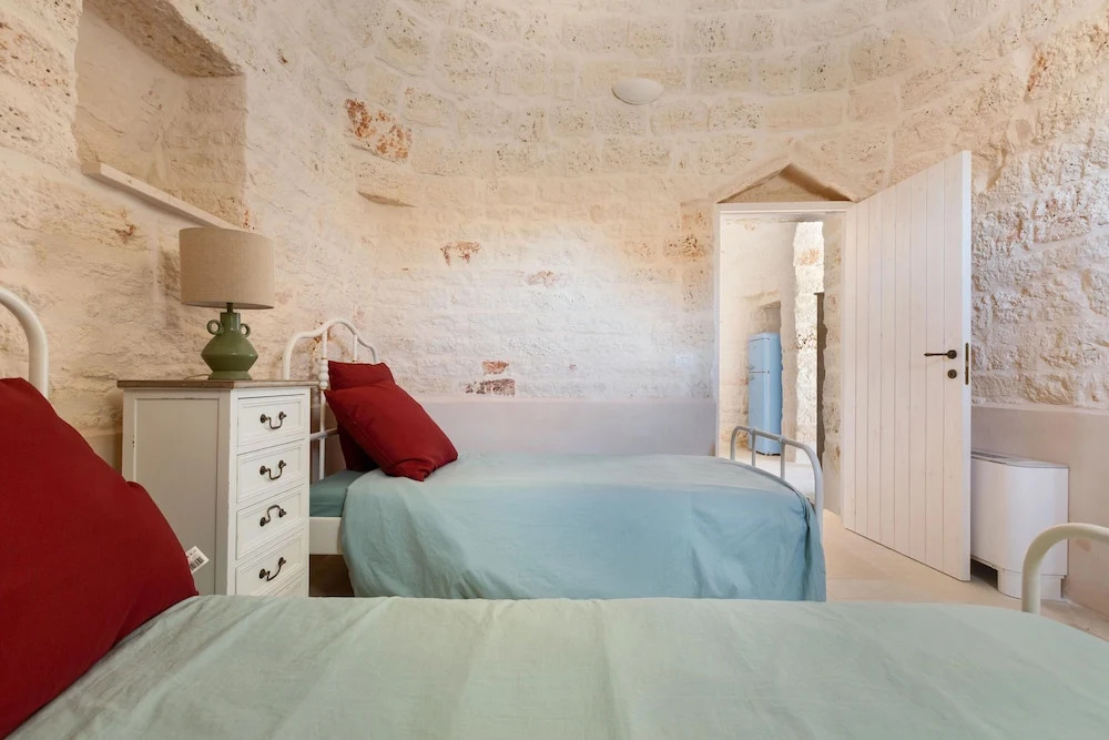 4003 Brunaldi Trulli by Perle di Puglia