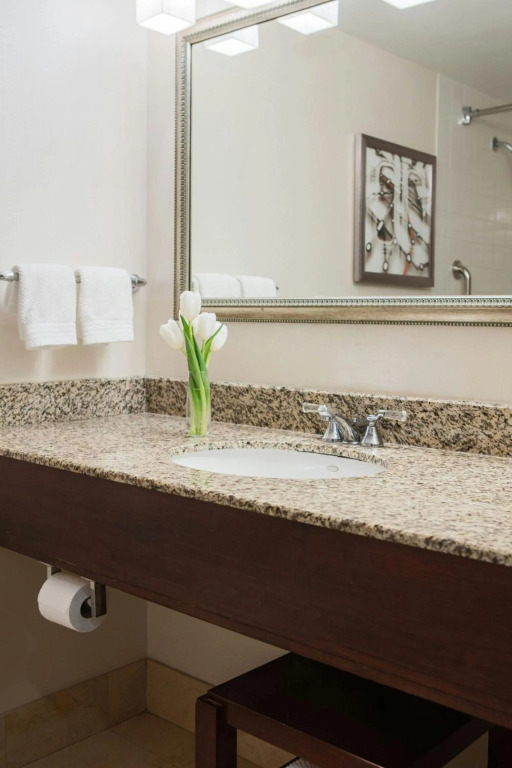 Renaissance Newark Airport Hotel