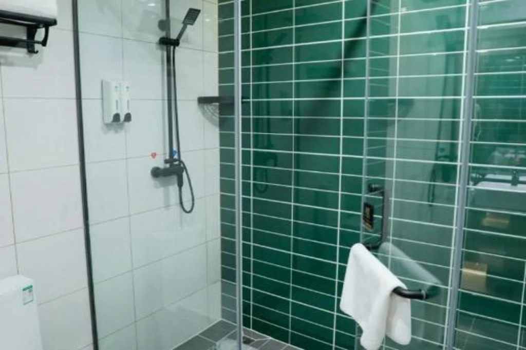 GreenTree Inn Express Shandong Qingdao Chengyang District Aodong Road