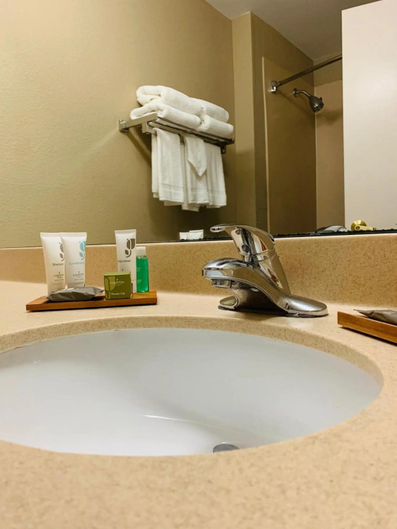 Country Inn & Suites by Radisson, Ithaca, NY
