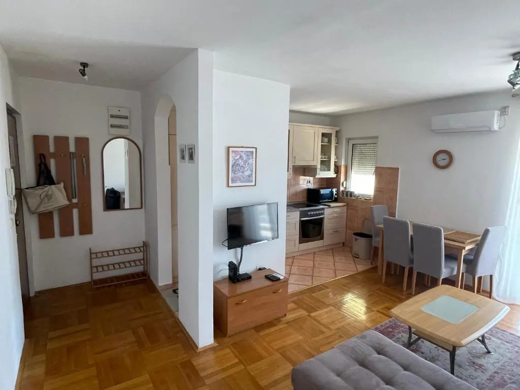 Apartment Topla