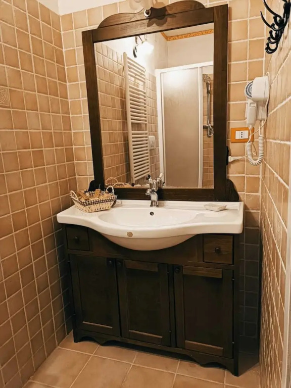 B&B TERRA DI COLLINA biker friendly-pool-sauna-jacuzzi
