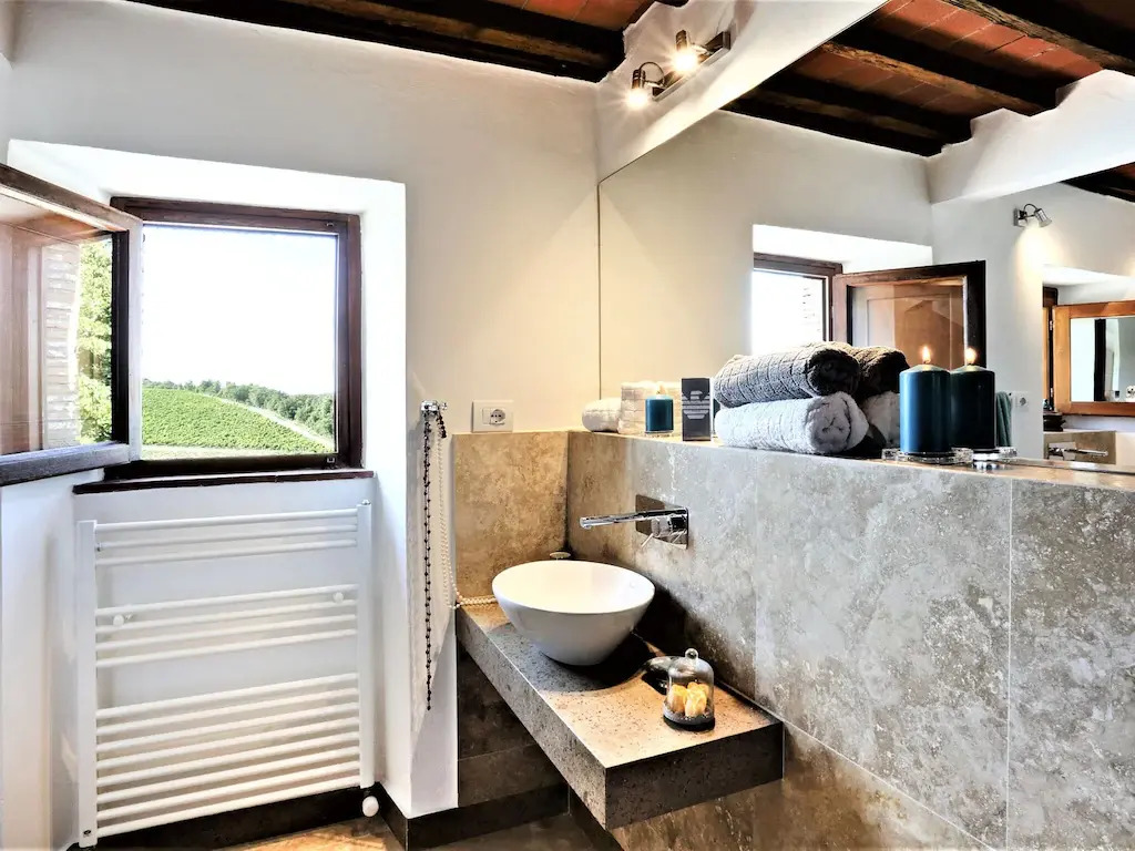 Villa in Chianti With Pool & Tennis Court