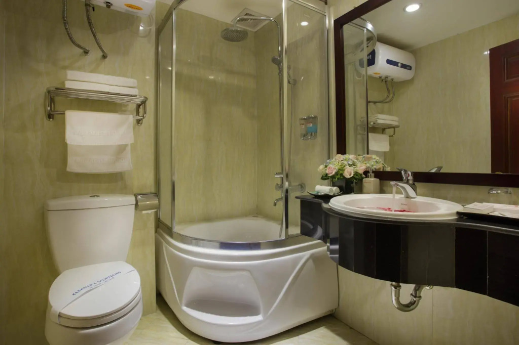 Viet Premium Hotel by Lake View Hospitality