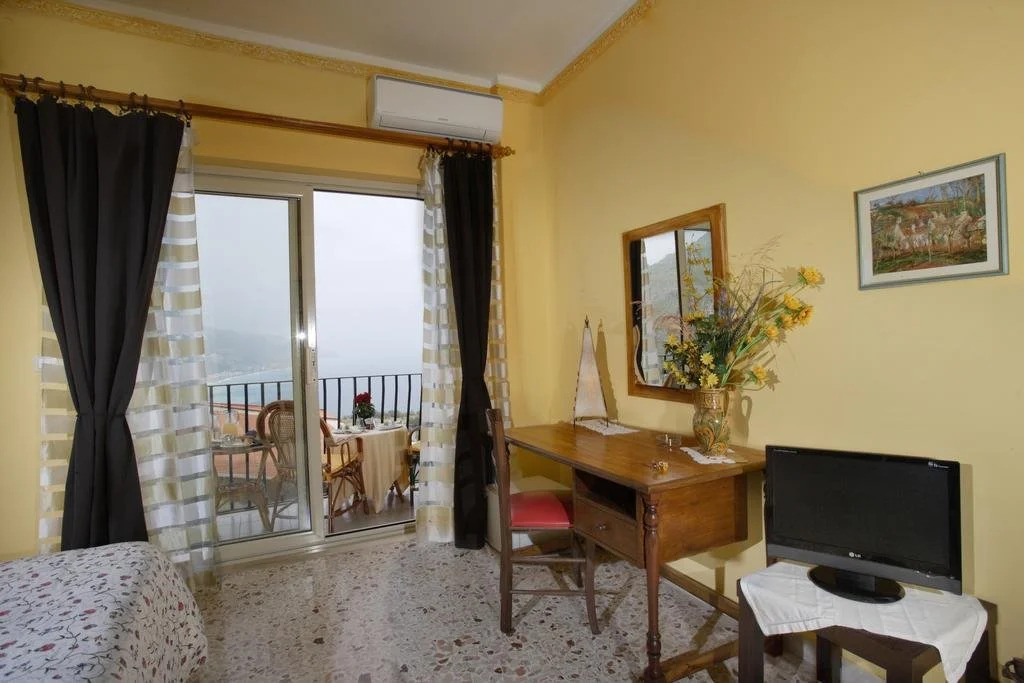 Taormina Al Bacio