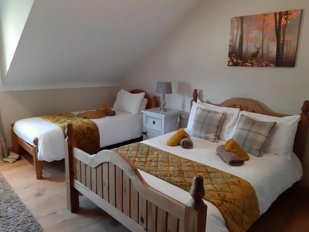 Dulrush Lodge Guest House, Restaurant and Self-Catering