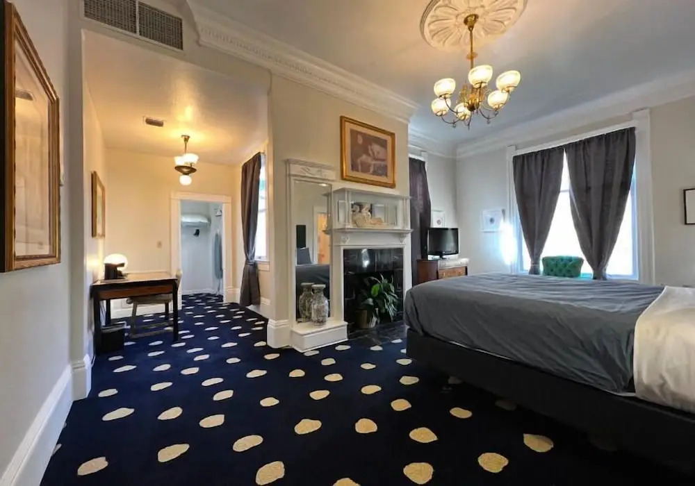 The Sterling Hotel