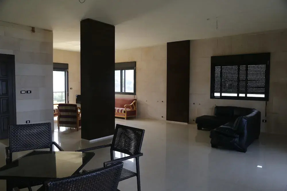 Quiet Comfy and Epic Seaview