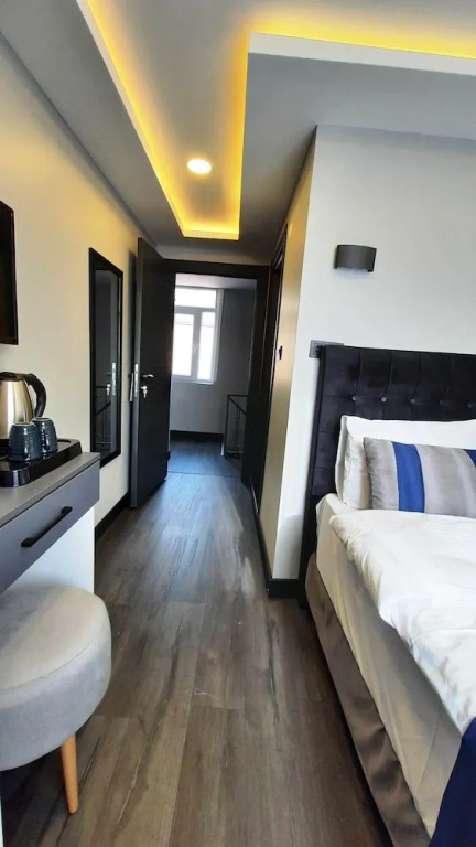SAND DOOR HOTEL