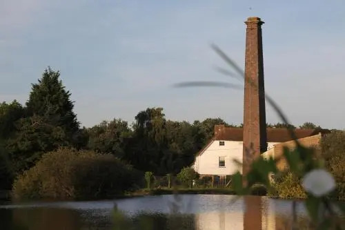 Tonge Barn