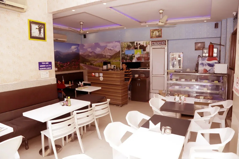 Hotel Golden Wings 2 mnts New Delhi railway station