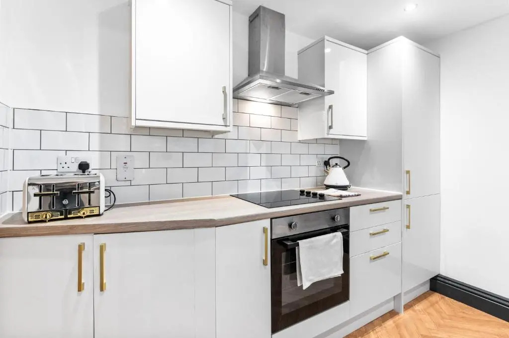 What a Vibe! Stunning 4 bedroom home