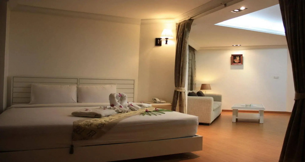 Summit Pavilion Hotel