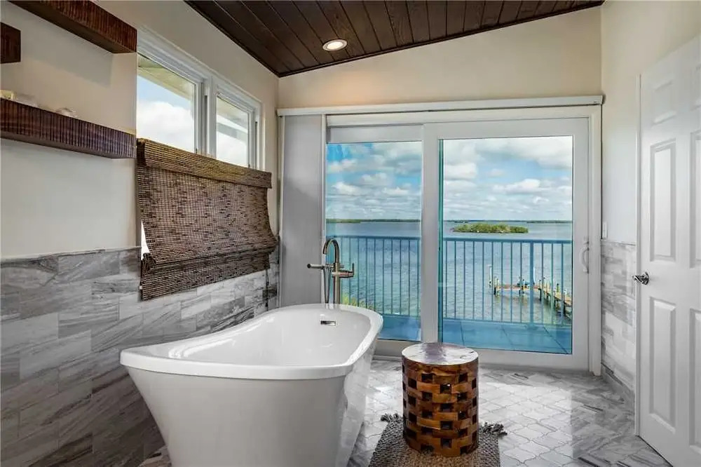 Blue Heaven, 3 Bedrooms, Bay Front, Private Pool, Pet Friendly, Sleeps 10