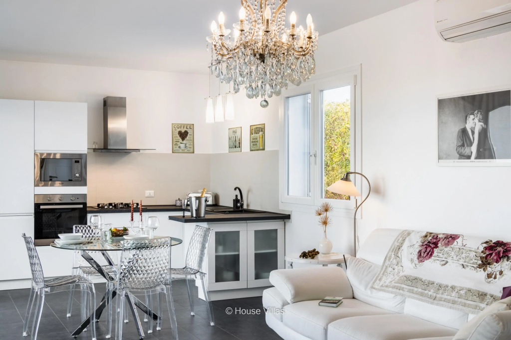 Albantica In Avola With 3 Bedrooms And 3 Bathrooms