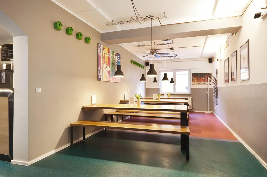 Five Reasons Hostel & Hotel