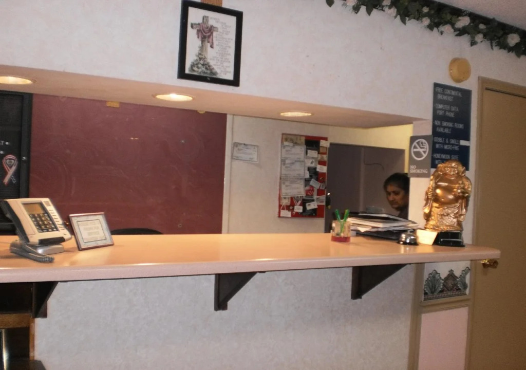 Executive Inn & Suites - Covington