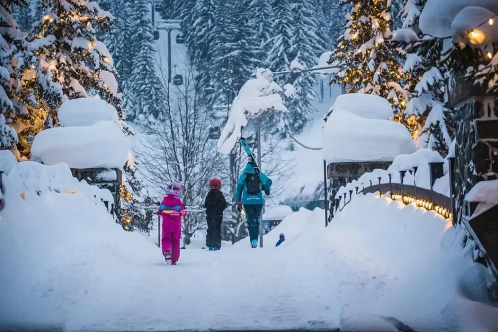 Steps to All New Gondola, Sleeps 4 with Free Parking
