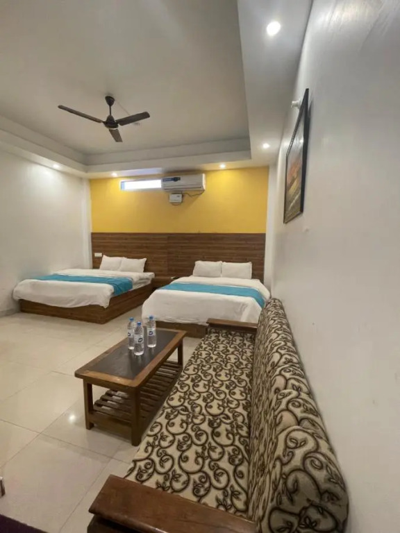 Lushy Days Hotel Nanda