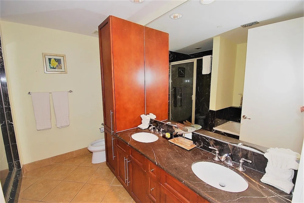 Sapphire Condo & Spa Unit #304 3 Bedrooms 2.5 Bathrooms Condo